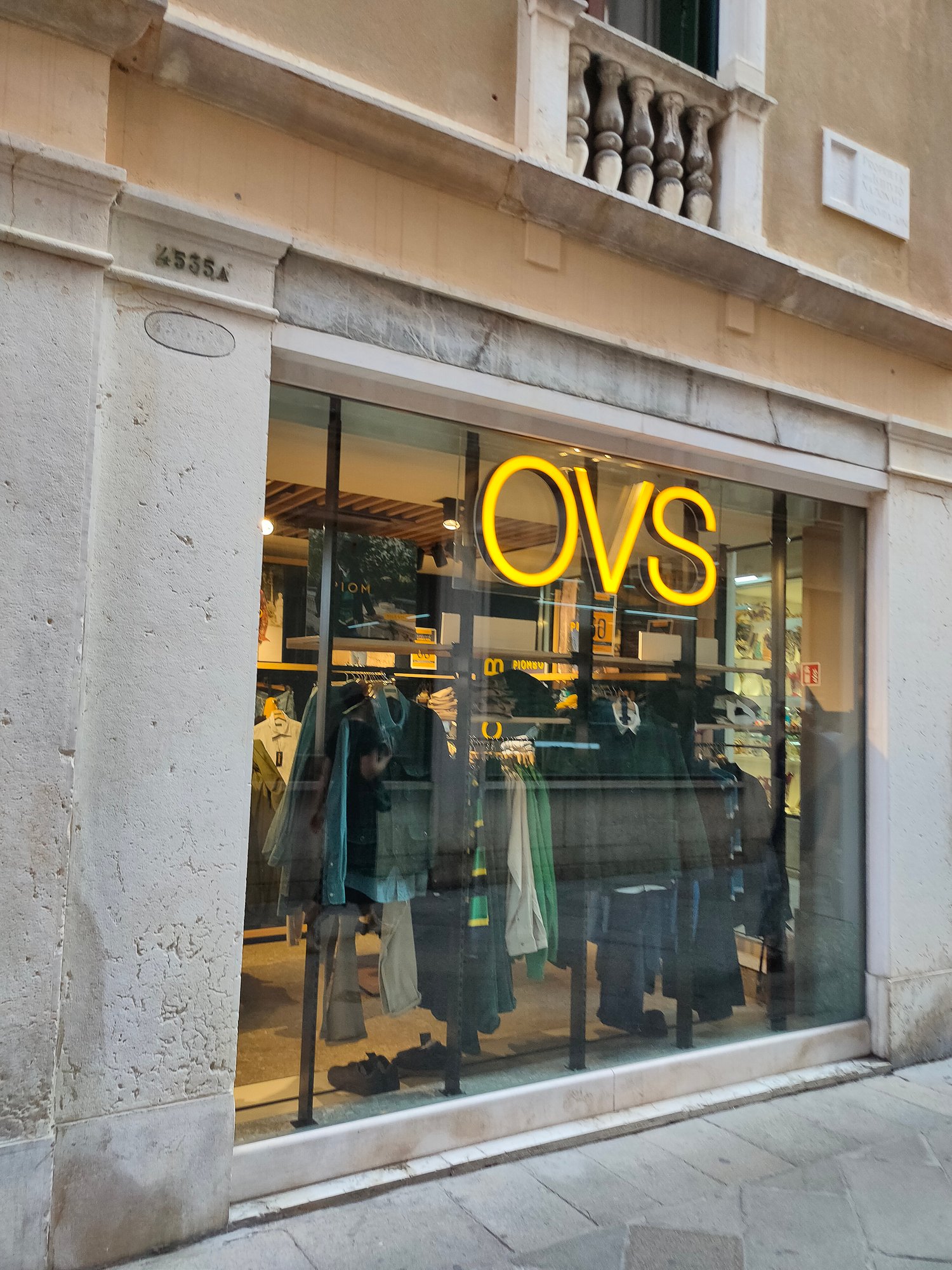 OVS amplia il portafoglio con l’acquisto di azioni proprie