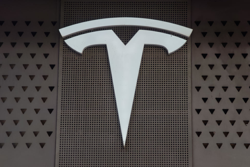 Tesla a +5,3% su rumors addio Musk al DOGE